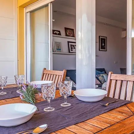 Apartment Stunning In With Kitchenette *