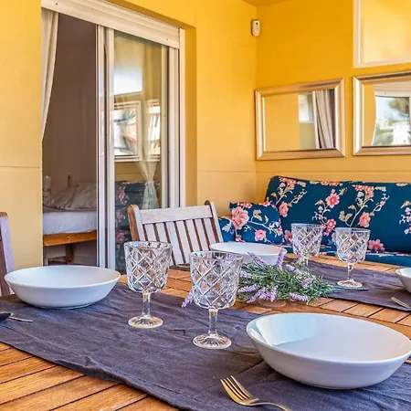 Apartment Stunning In With Kitchenette